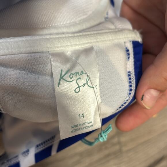 Kona Sol Blue and White Bikini with Summer Coral Print Underwire Swim Suit Set - Picture 5 of 12